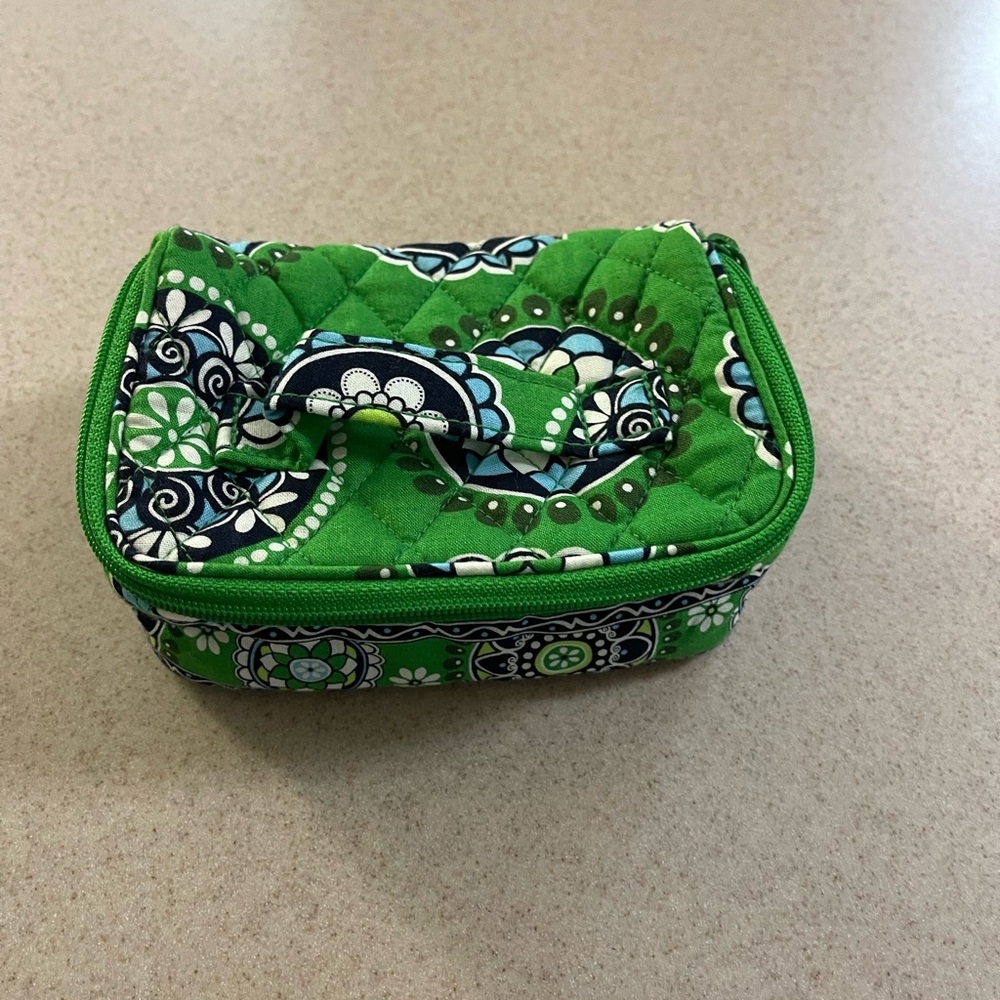 Vera Bradley small Green Quilted Cosmetic Bag 7x5